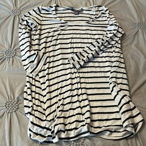 A pea in the pod zip side tunic